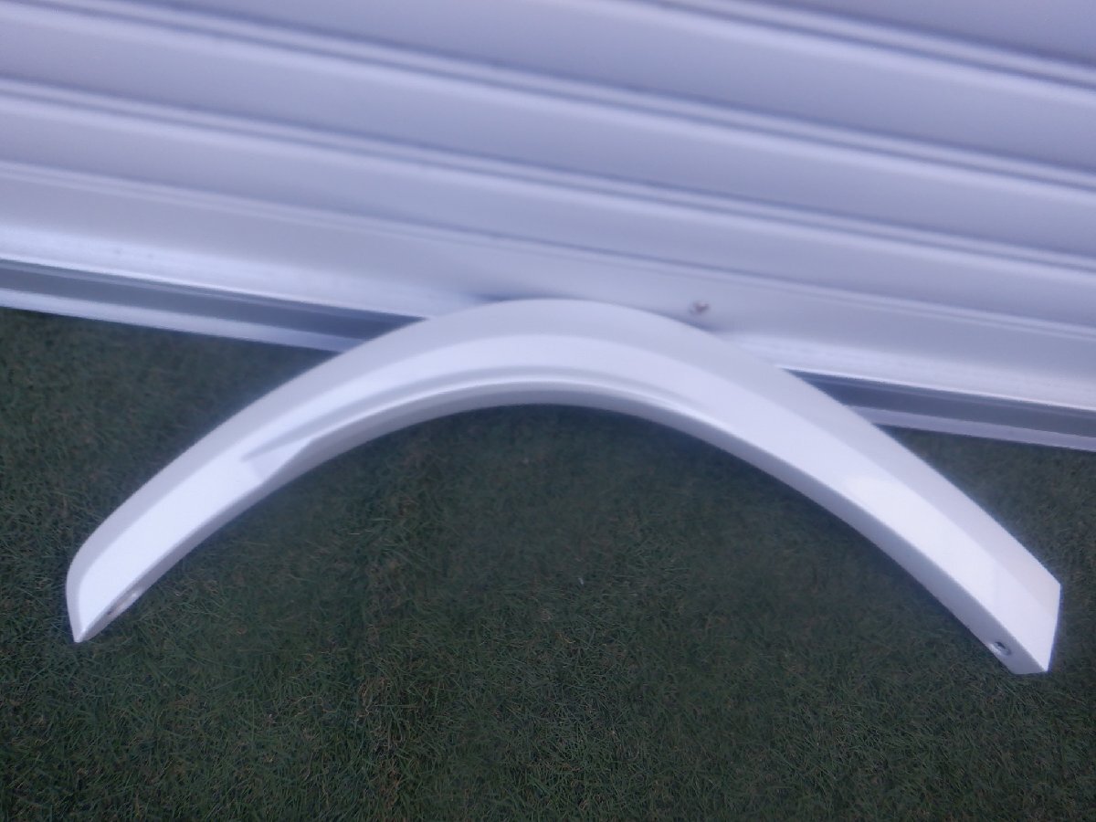 新車外し レクサス純正 TAZA25 NX350 AAZA20 AAZA25 NX250 AAZH20 AAZH26 NX450 NX リア 右 フェンダーモール トリム 75605-78070 白083拍卖
