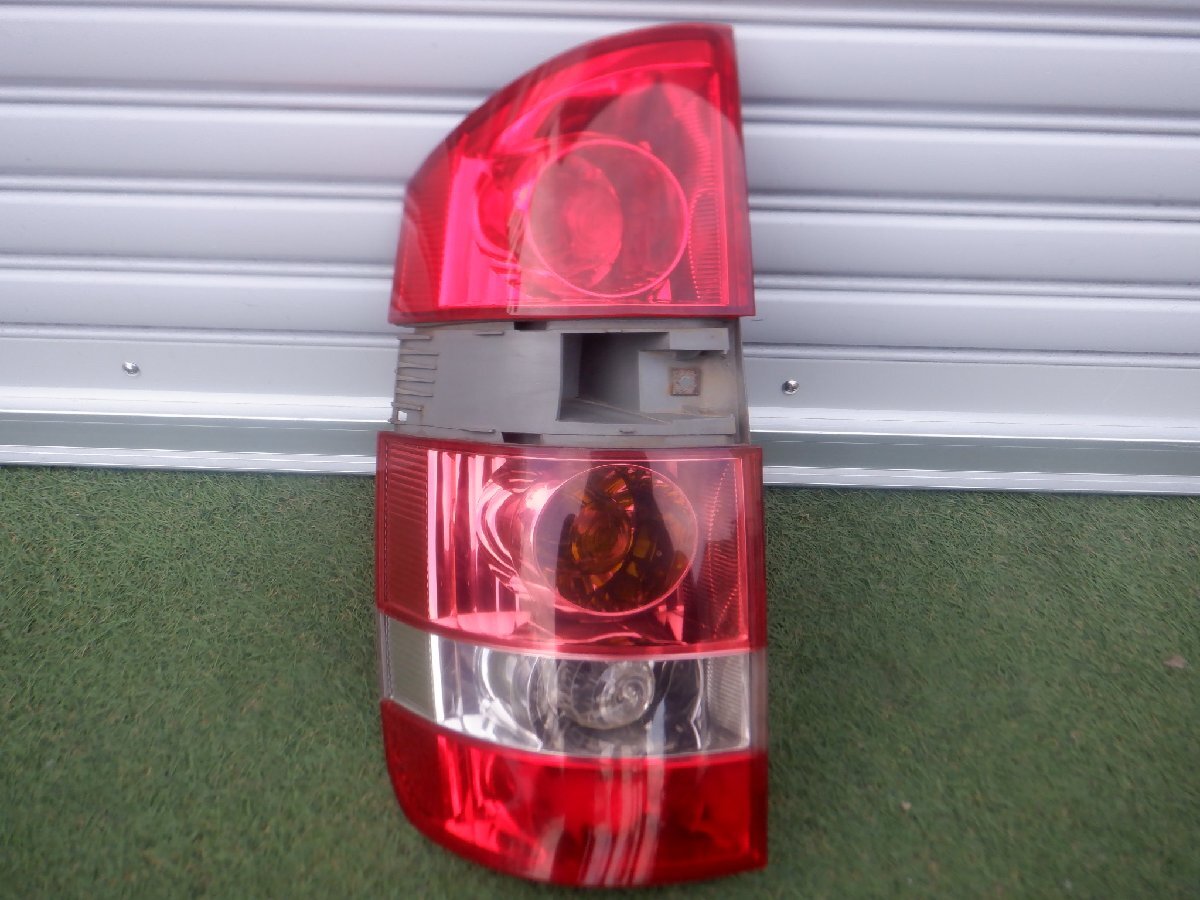 トヨタ純正 AZR60G AZR65G ノア 前期 テールライト テールランプ 左側 助手席 28-157 m-25-2-195拍卖