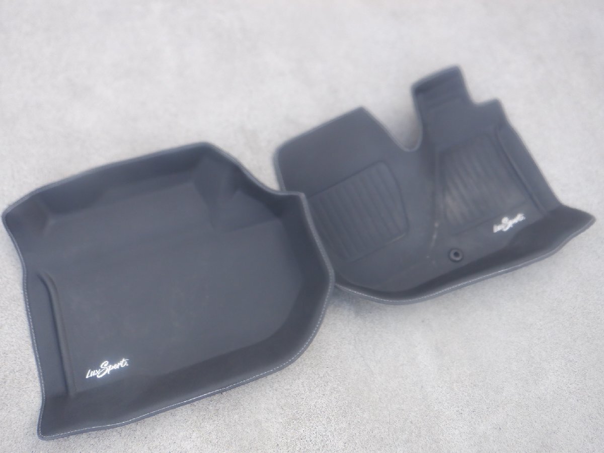 玄武 Genb LuxSport OMF11H 200 ハイエース ワイドボディ フロアマット 3D フロント 左右 m-25-10-270拍卖