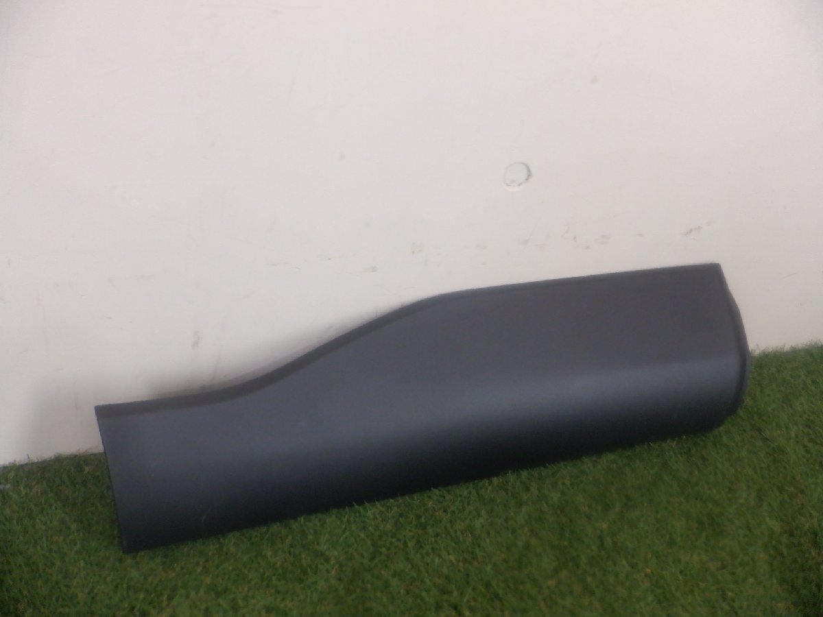 新車外し品 トヨタ純正 ZSG10 ZVG11 ZVG15 カローラクロス サイドステップ ドアパネル プロテクター リア 右側 75741-16570 75077-16010拍卖