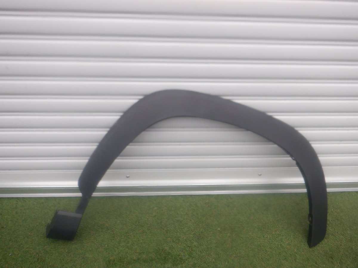 トヨタ純正 ZSG10 ZVG11 ZVG15 カローラクロス フロント 右側 フェンダーモール トリム 75601-16010 m-25-10-455拍卖