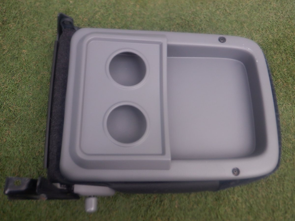 新車外し トヨタ純正 日野純正 HINO ダイナ トヨエース デュトロ ?? アームレスト センター コンソール ドリンクホルダー拍卖