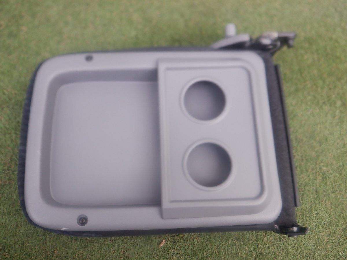 新車外し トヨタ純正 日野純正 HINO ダイナ トヨエース デュトロ ?? アームレスト センター コンソール ドリンクホルダー拍卖