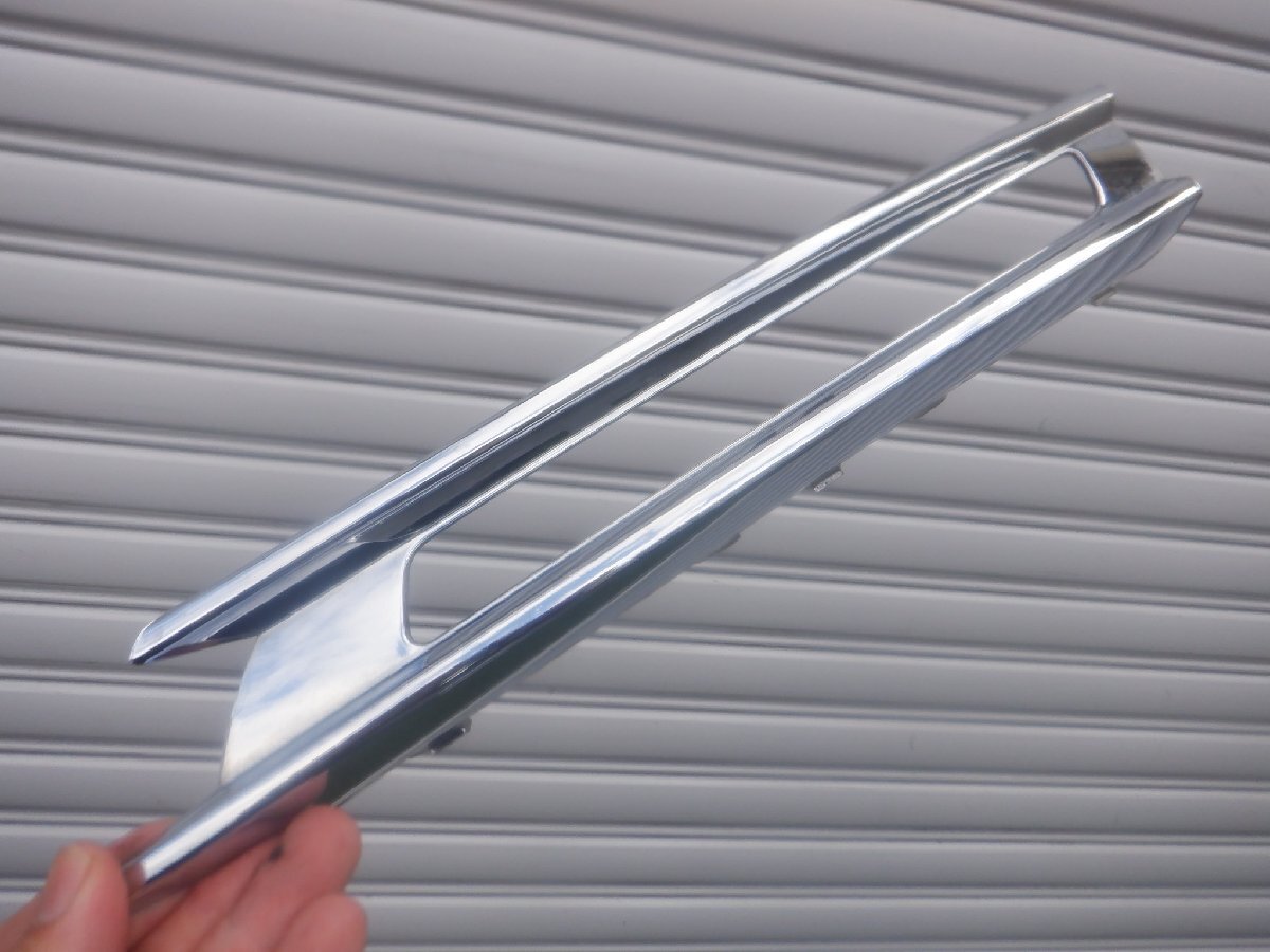 ベンツ純正 W166 MLクラス AMG フロントバンパー フォグライトトリム メッキ ガーニッシュパネル 右側 A1668851474 m-25-10-528拍卖