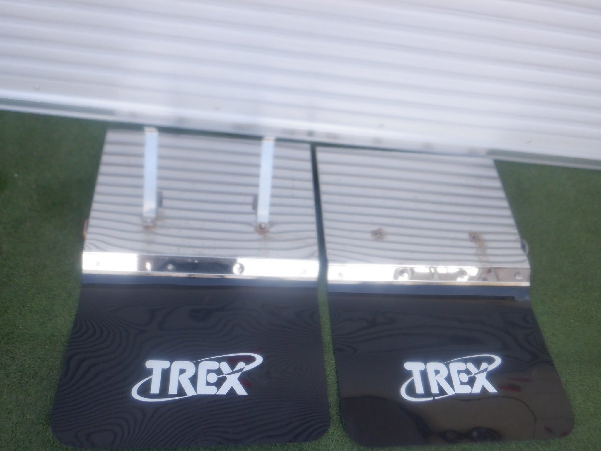 新車外し UDトラックス ?? 純正 TREX マッドガード 泥除け 左右 ステー ブラケット のみ サイズ 約61.5㎝ × 約50㎝ m-25-10-628拍卖