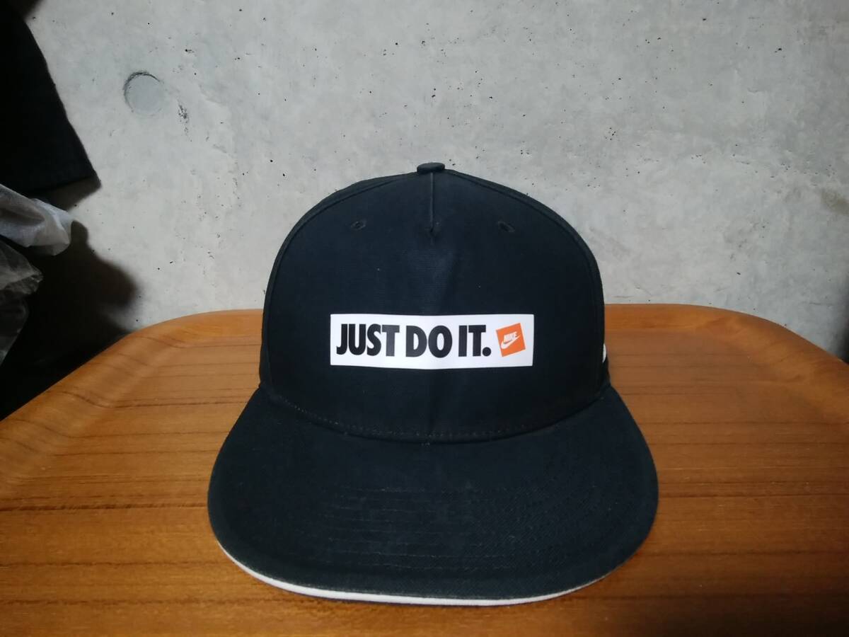 【NIKE ナイキ】ベースボールキャップ 「JUST DO IT.」ボックスロゴプリント入り ロゴマーク刺繍入り 人気アイテム トラッカーキャップ拍卖