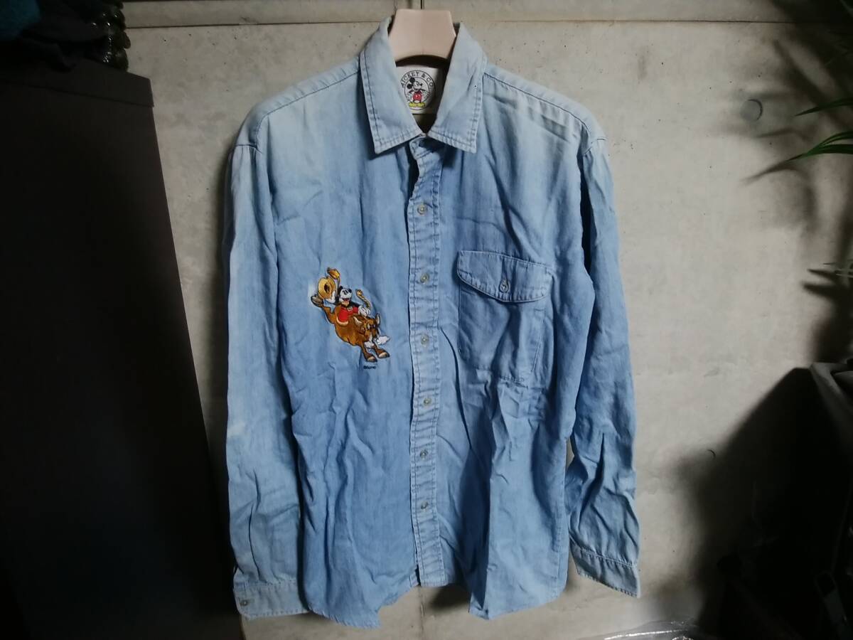 【Disney ディズニー】デニムワークシャツ 希少ビッグサイズ シャンブレーワークシャツ ミッキーマウス刺繍デザイン入り 限定 人気アイテム拍卖
