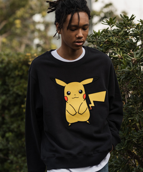 【Levi's リーバイス】スウェットL トルコ製 「POKEMON UNISEX クルーネックスウェット HAPPY ピカチュウ」 限定コラボモデル ポケモン拍卖