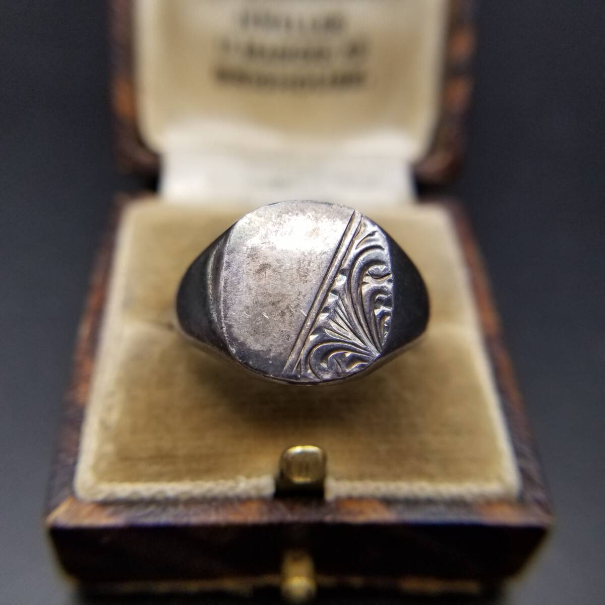 1981年 英国 ヴィンテージ フローラル エッチング 925 シルバー シグネット リング 銀 指輪 クラシック メンズジュエリー Gents Y24-W拍卖