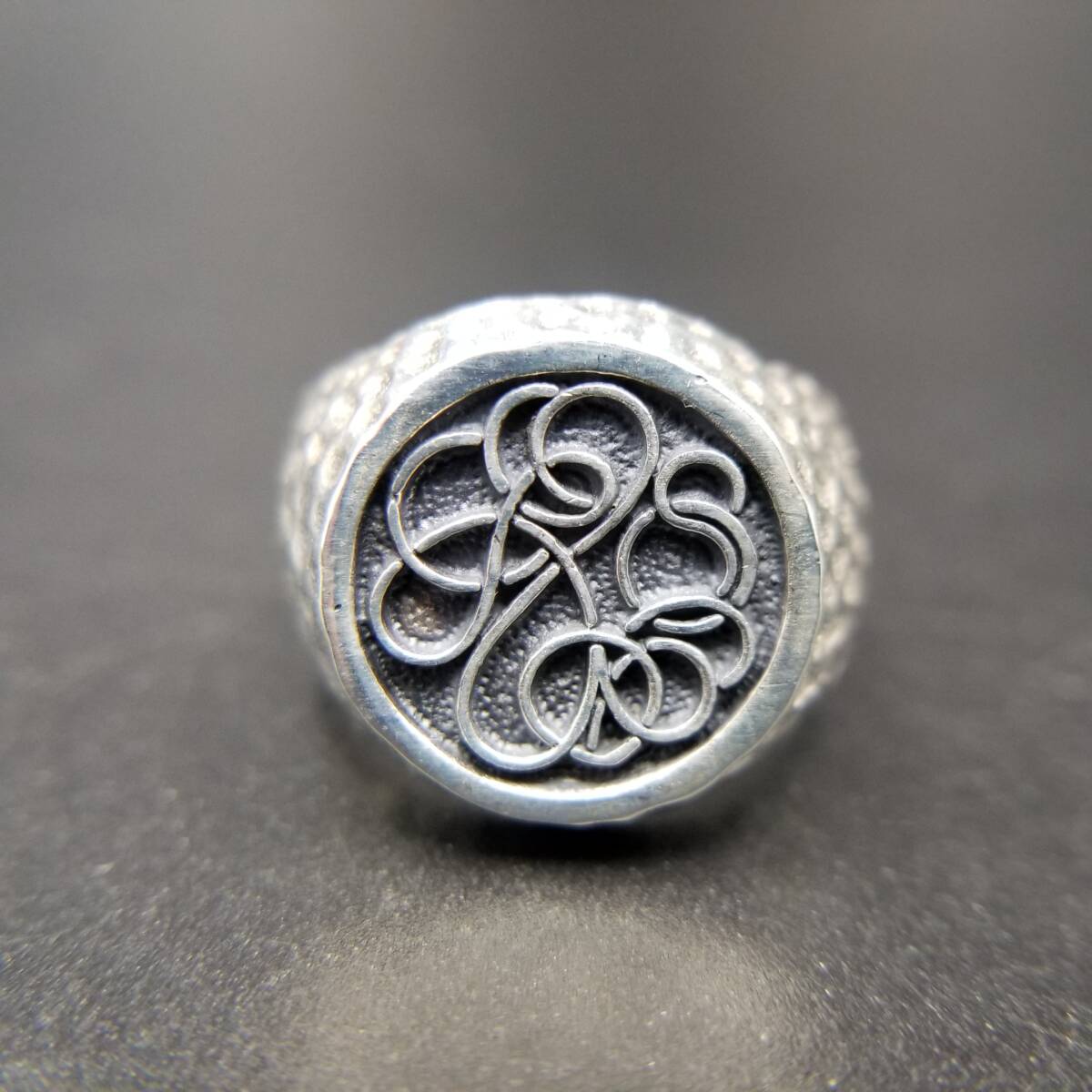 メキシコ 925 シルバー ケルト紋様 Highlander 彫金 ヴィンテージ シグネット リング 銀 指輪 槌目 ハンマー打ち ユニークデザイン Y24-X拍卖