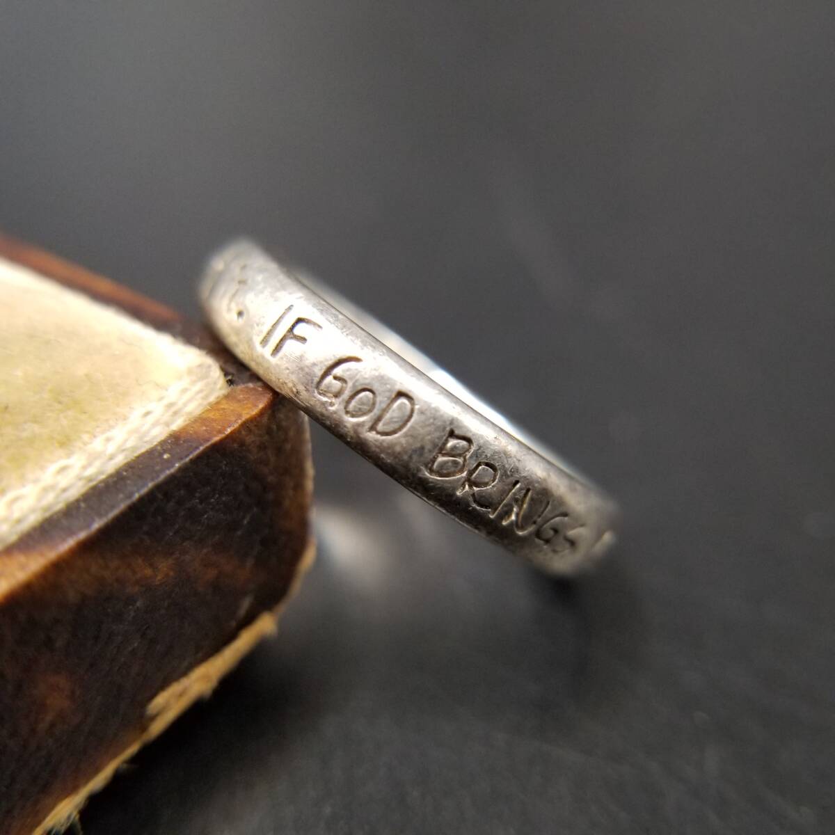 LA刻印 If God brings you to it, he will bring you through it. ヴィンテージ リング 925 シルバー 銀 指輪 宗教モチーフ 細幅 Y24-X拍卖