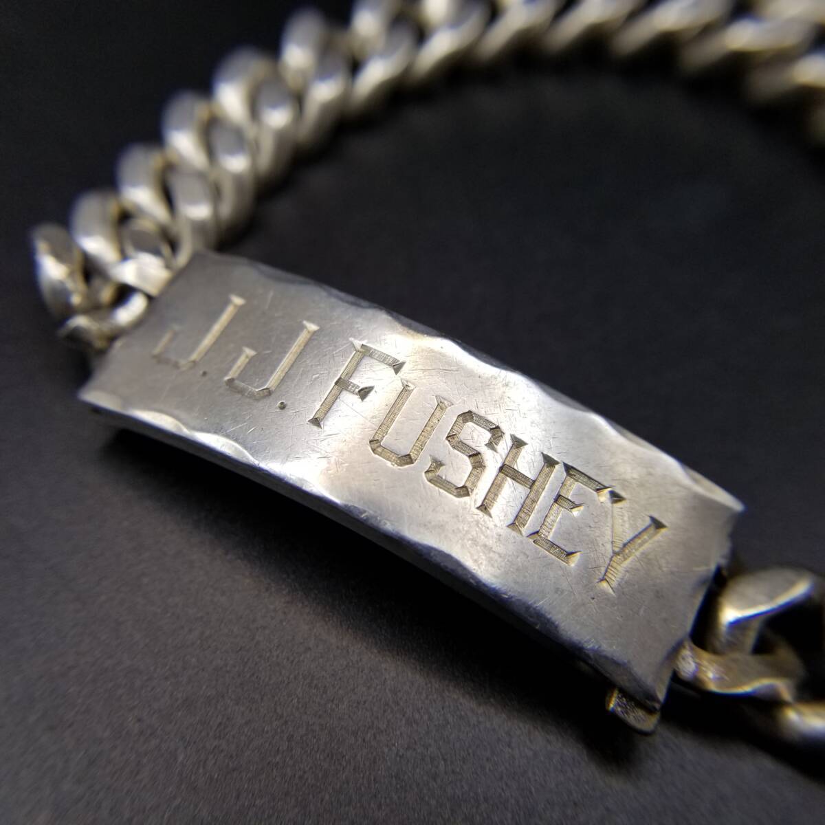 Anson社製 Twin Lock IDタグ 長方形プレート ヴィンテージ ブレスレット シルバートーン 重厚感 ネーム彫金 J.J. Fushey Y24-Z拍卖