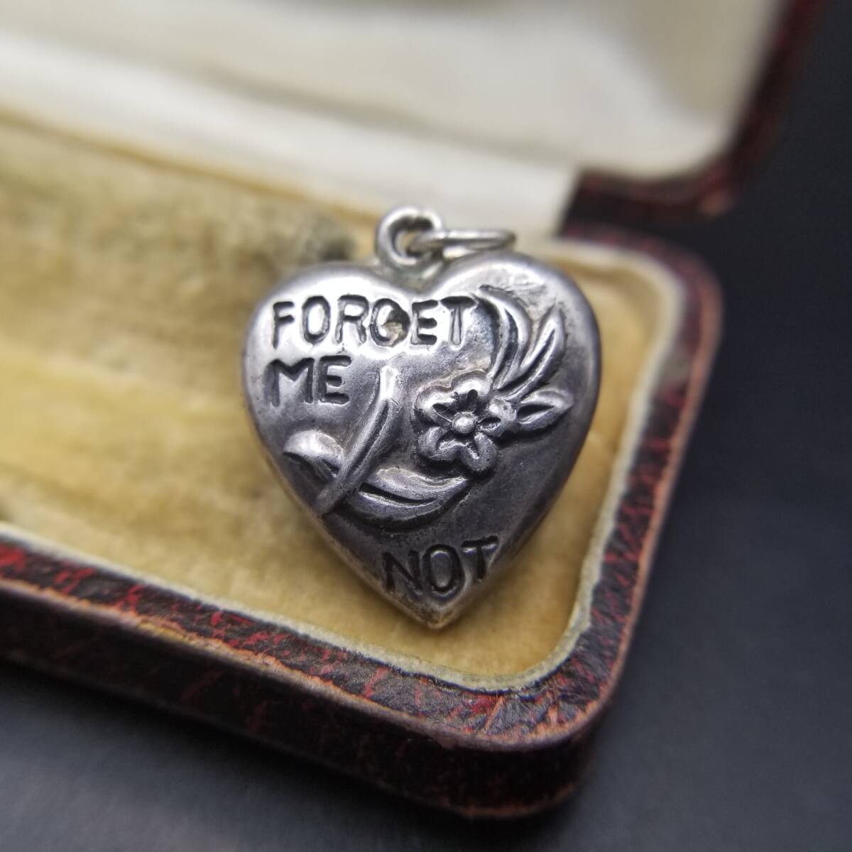 Forget Me Not 勿忘草 ヴィンテージ パフィーハート チャーム ペンダントヘッド シルバープレート リバーシブル Y25-D拍卖