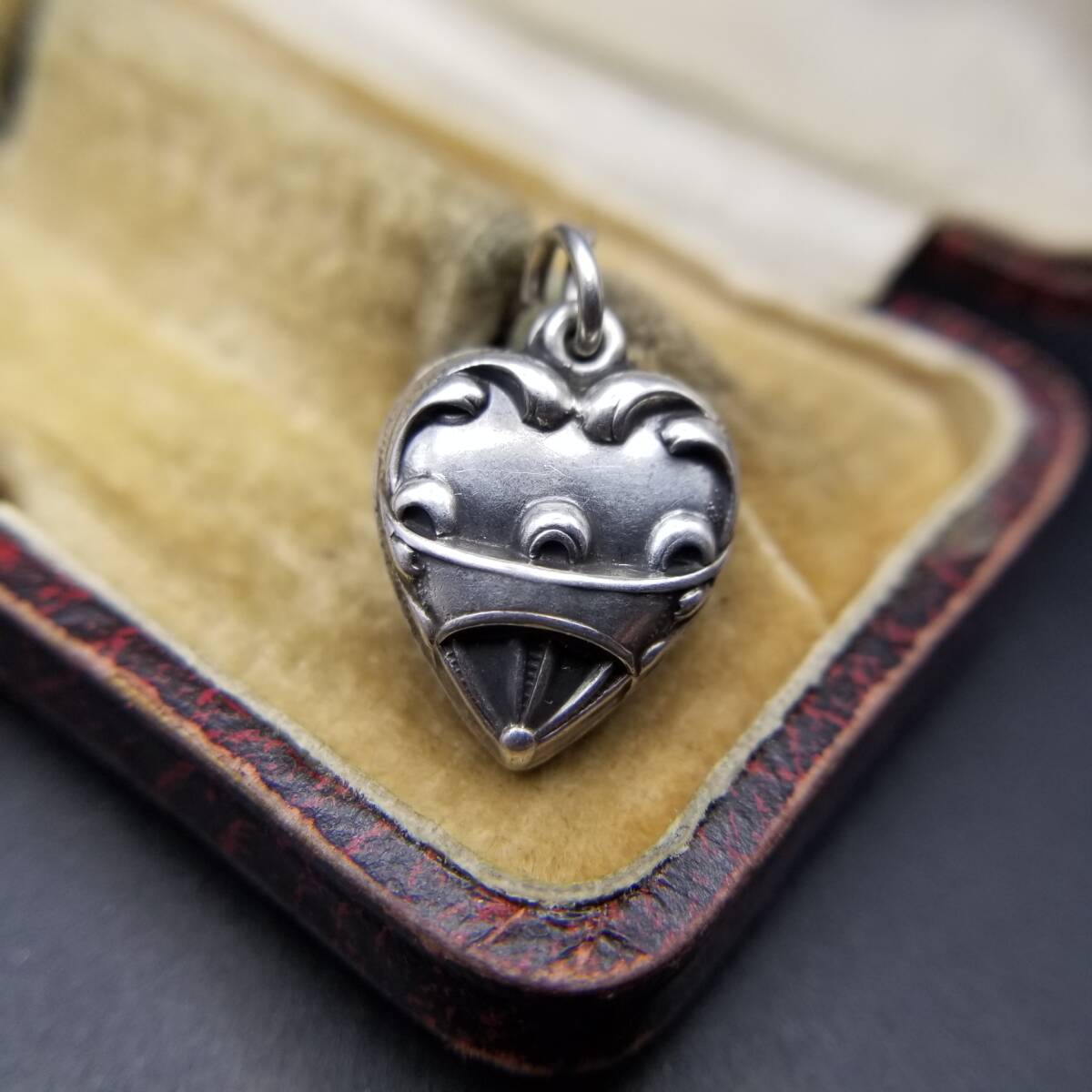 WWII期 ヴィンテージ スウィートハートジュエリー クラシカル チャーム 925 シルバー ペンダントヘッド 銀 ネーム彫金 Mac Y25-D拍卖