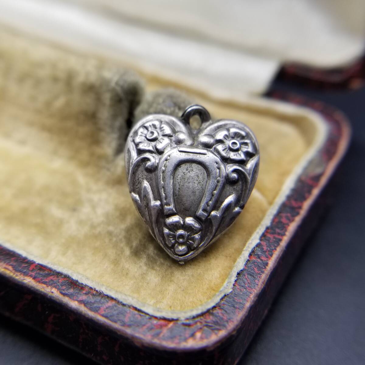 WWII期 ヴィンテージ スウィートハートジュエリー ホースシュー 勿忘草 チャーム 925シルバー ペンダントヘッド 銀 ネーム彫金 Dodie Y25-E拍卖