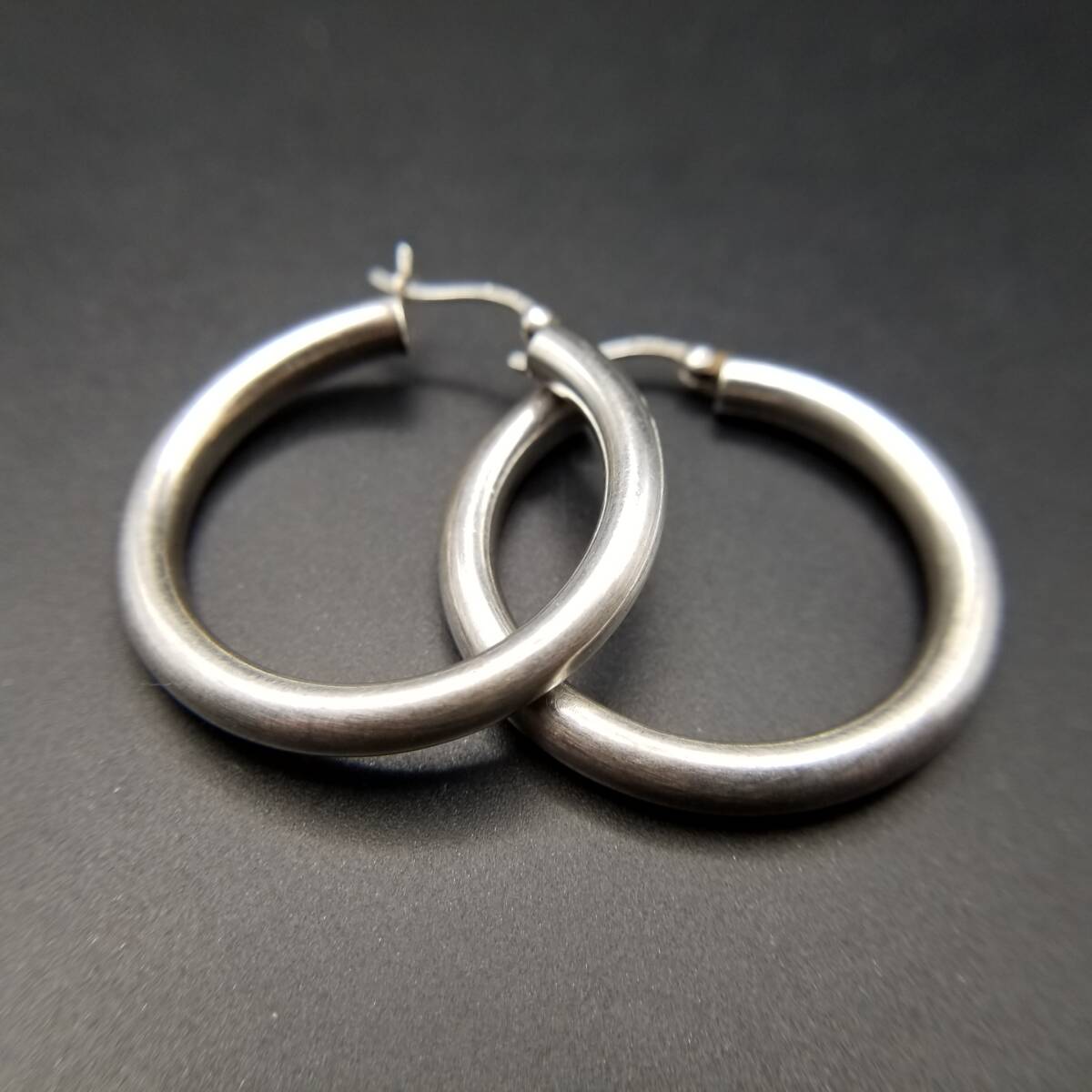 シンプル 厚め ラウンド リング 925 シルバー ヴィンテージ フープ ピアス 銀 大ぶり 定番 スタイリッシュ Y25-G④拍卖