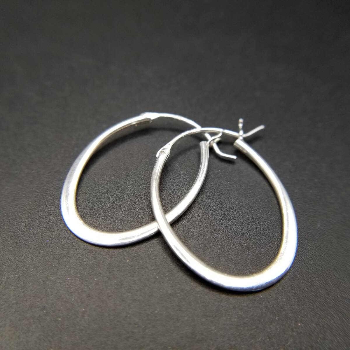 IBB シンプル 華奢 オーバル 925 シルバー ヴィンテージ フープ ピアス 銀 定番 スタイリッシュ 飽きないデザイン Y25-G拍卖