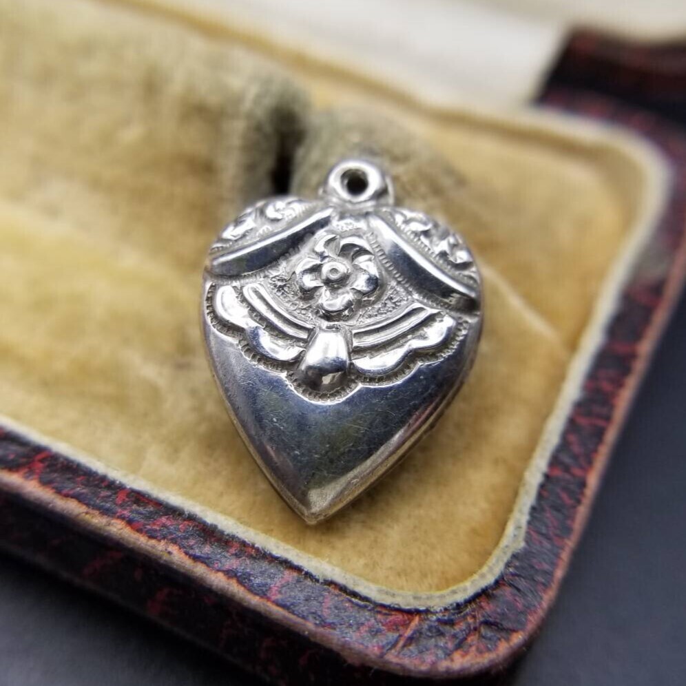 WWII期 ヴィンテージ スウィートハートジュエリー フローラル ドレープ 925 シルバー チャーム ペンダントヘッド 銀 ドレスの首元 Y24-T拍卖