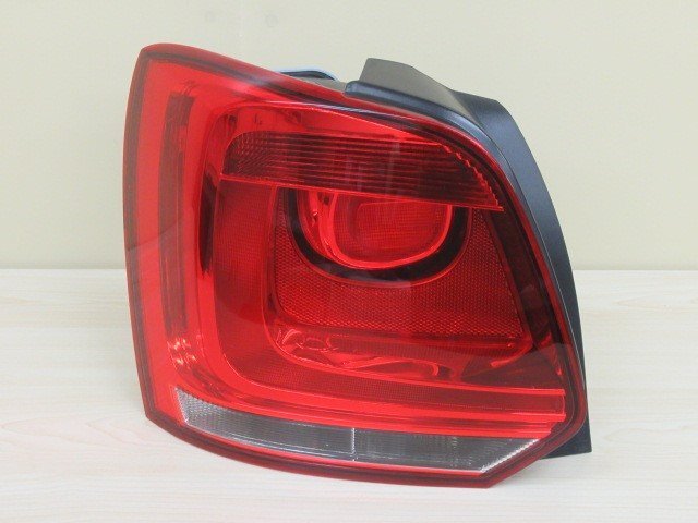 ポロ 助手席側テールランプ 左側テールランプ 6RCBZ (ym24-295-12)拍卖