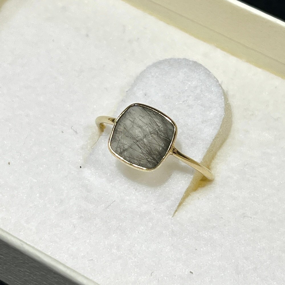 A) Phool ブラックルチル 石一粒 925 刻印 シルバー リング/指輪 約16号 重量約1.1g 外箱付属 中古 USED アクセサリー拍卖