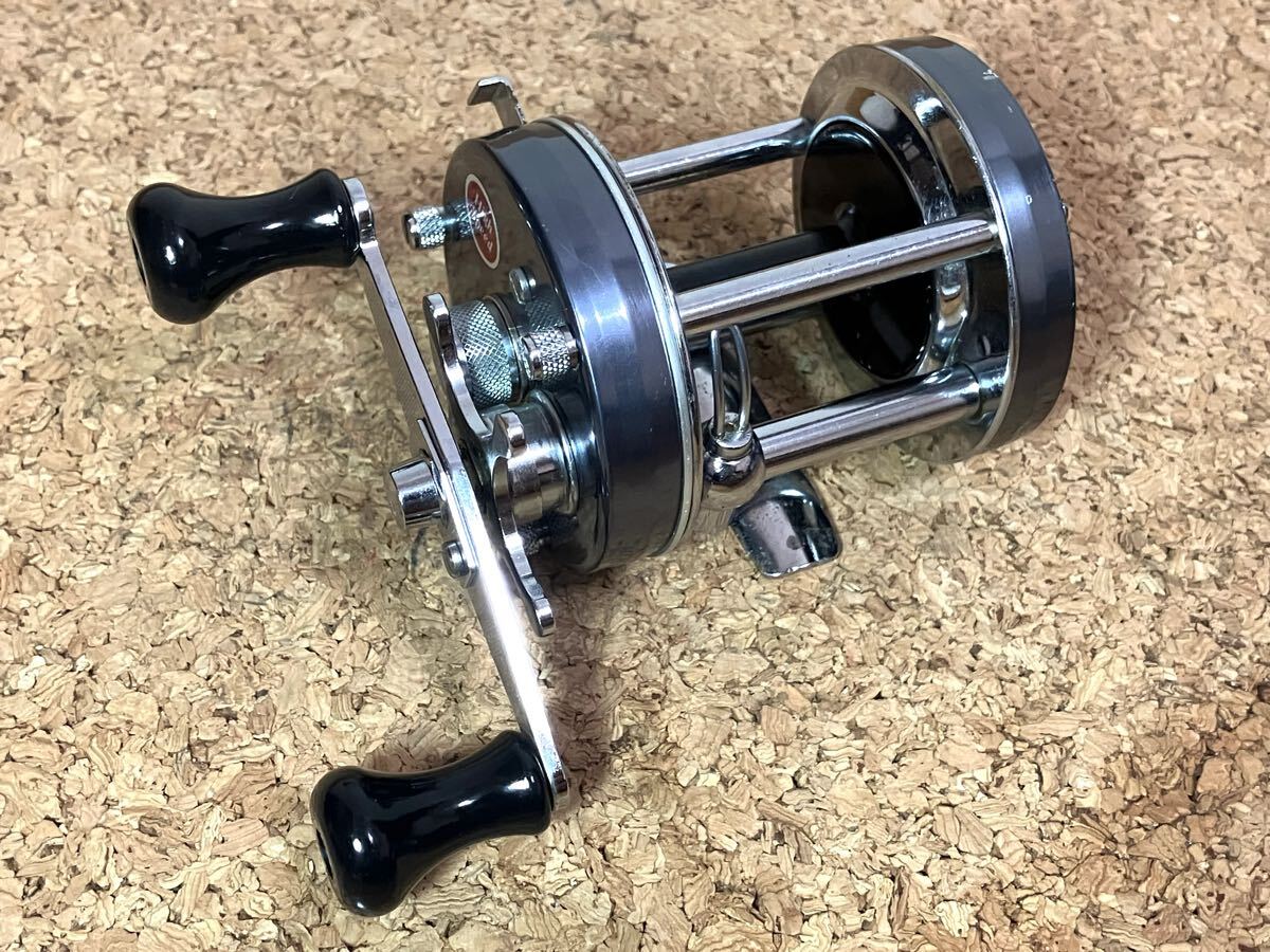 ★即決!稀少 オールド アブ ビッグA アンバサダー 6500C ブルーグレー シールエンブレム 美品!フットNO 730601 ABU ambassadeur BigA ★拍卖