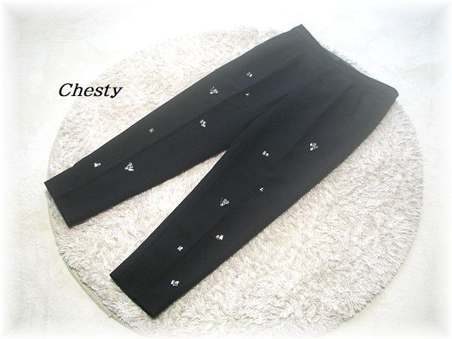 送料無料*チェスティ/Chesty*華やかビジュー付きテーパードパンツ/内側ウエストアジャスターあり/ポリエステルレーヨン/0拍卖