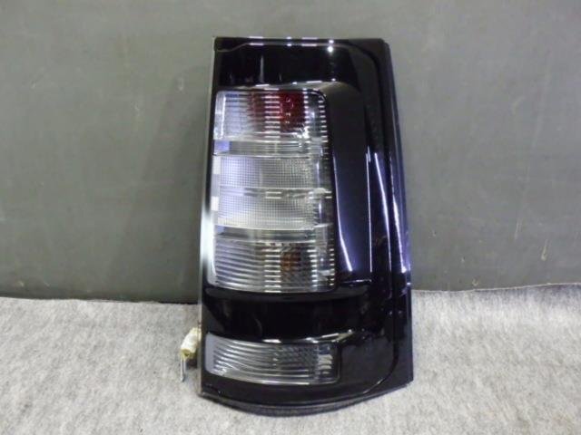 売り切りシエンタ DBA-NCP81G 右テールライト/テールランプ拍卖