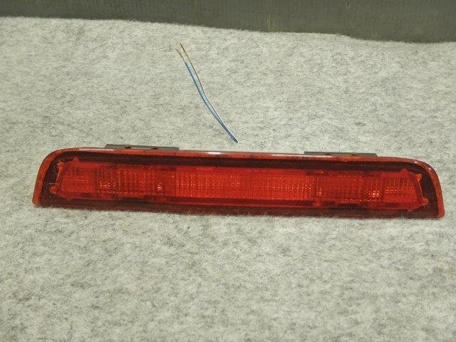 売り切りヴィッツ DBA-NSP135 ハイマウントストップランプ拍卖