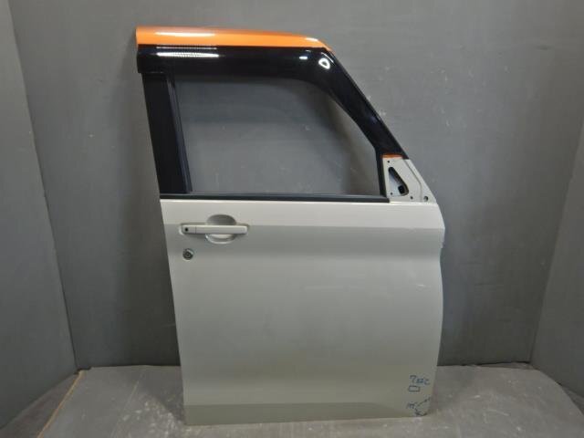 売り切りeKクロススペース 5AA-B37A 右フロントドア/FドアASSY拍卖