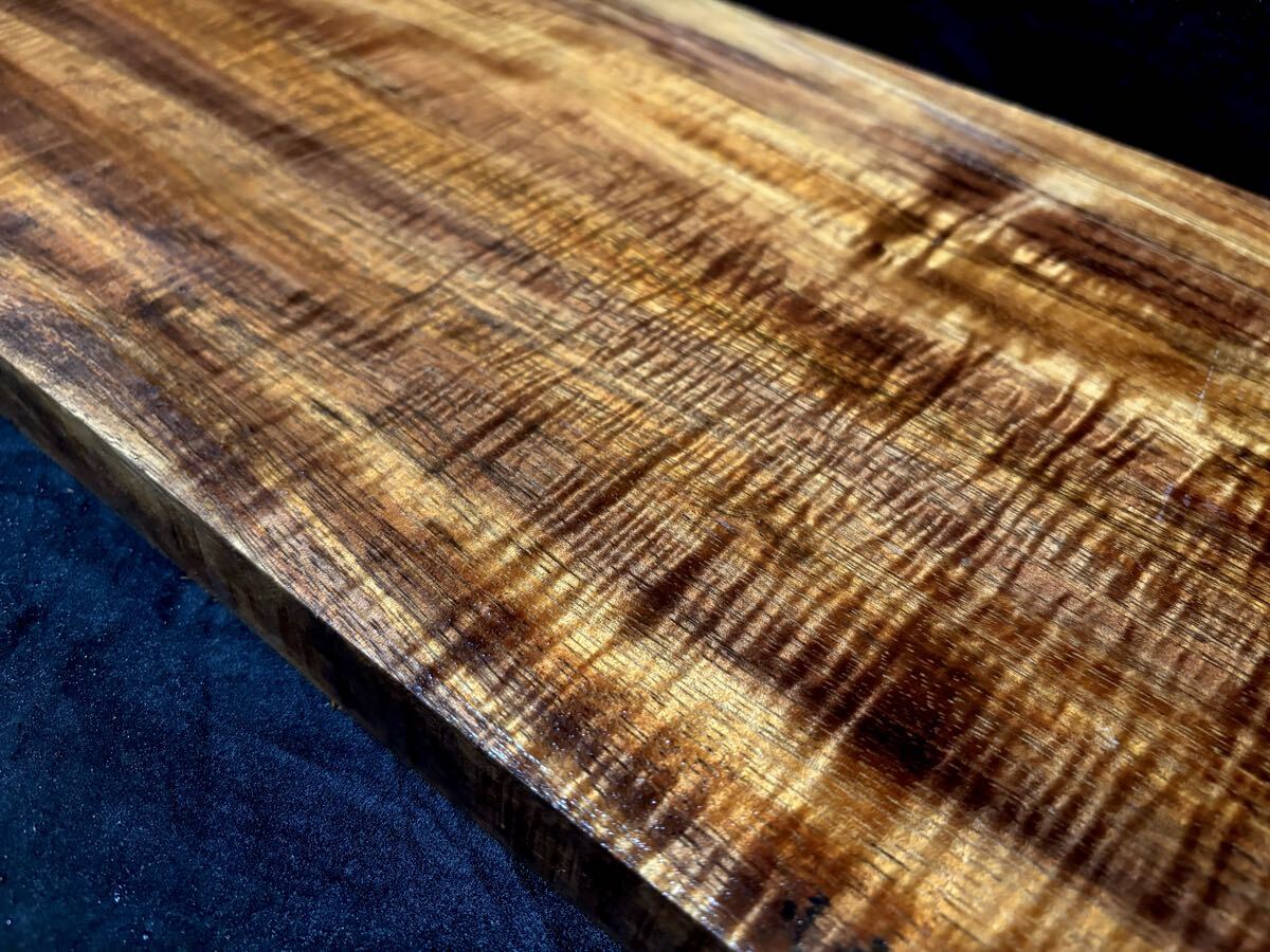 最高級特大4Aプレミアムグレードブラックカーリーハワイアンコア☆L592(591)×W216〜219×t25〜28㎜ No.525拍卖