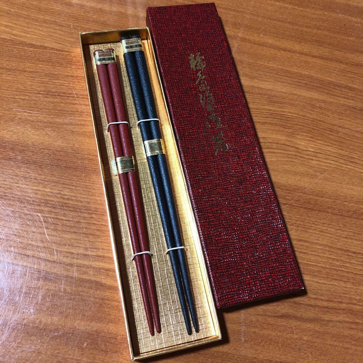 〈送料無料〉輪島塗 夫婦箸 箸 塗箸 天然うるし シンプル 漆 うるし すべり止め 滑り止め 天然木 漆芸 工芸品拍卖