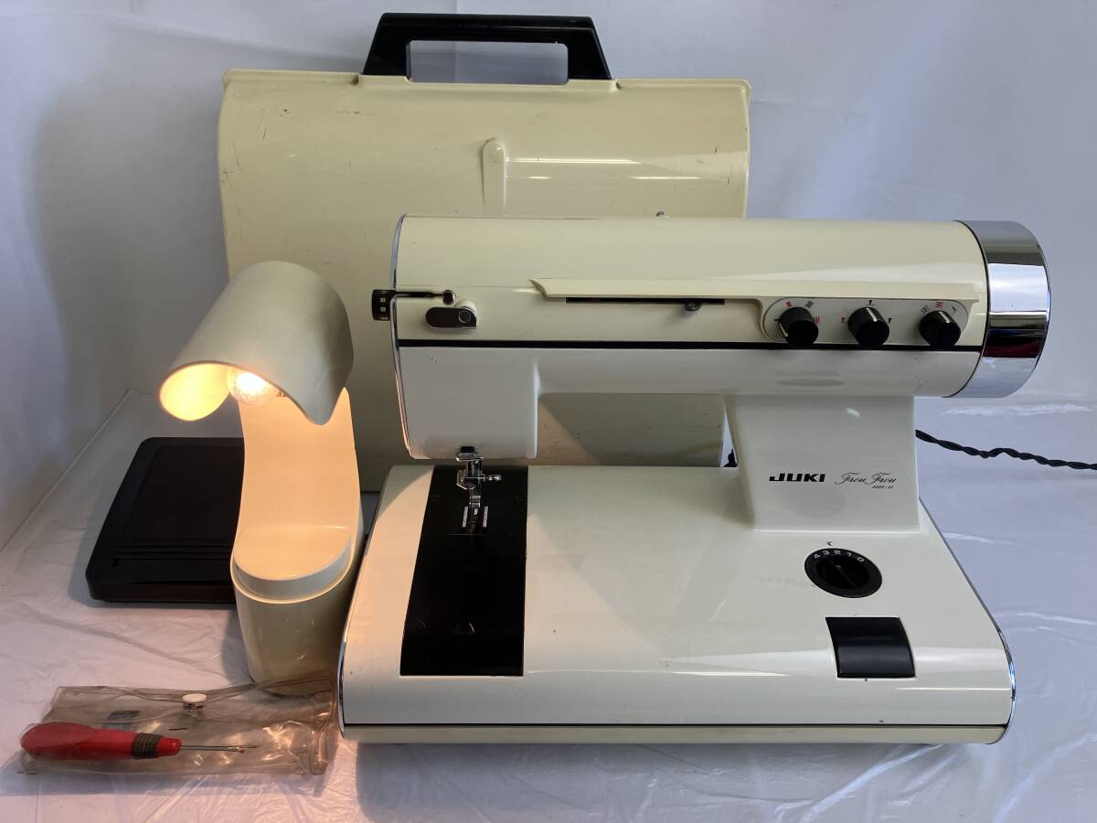 【簡易動作確認済】 JUKI 電子ミシン HZL-11 足踏み ジューキ ケース付き 手工芸 ミシン ハンドクラフト 昭和レトロ 現状品拍卖