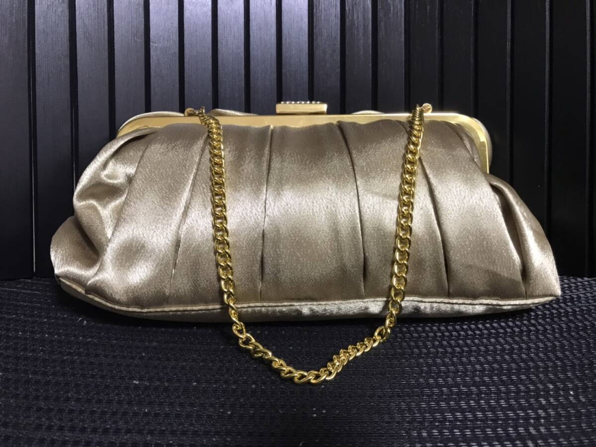 0012-01 現品のみ クラッチバッグ ハンドバッグ ショルダーバッグ ゴールド チェーン 2種付拍卖
