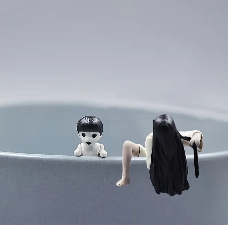 引-01 現品のみ おもしろグッズ クリエイティブ ホラー フチ子 グッズ 貞子と子供 セット 人を怖がらせる 小物 装飾 飾り拍卖