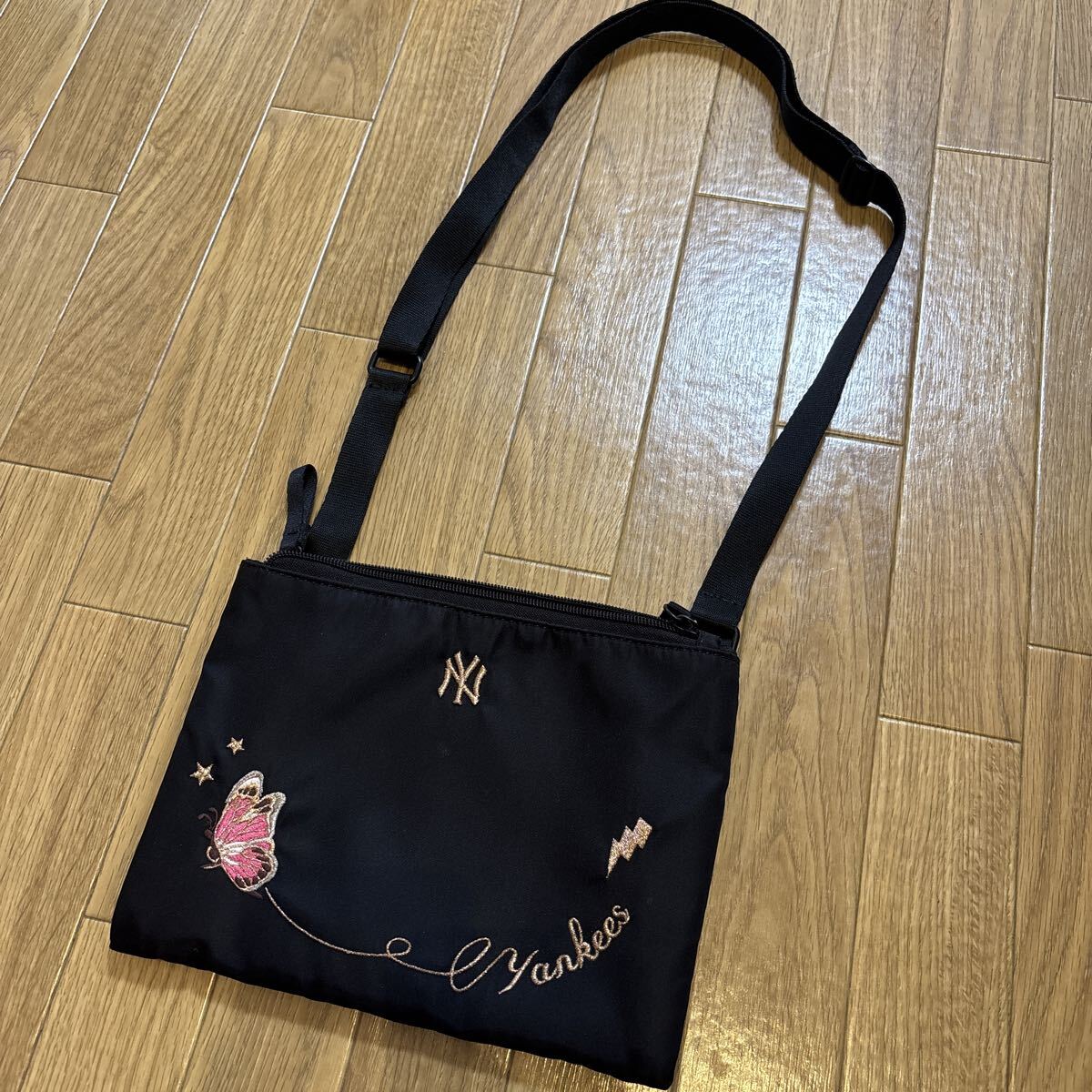 ♪♪⑩Yankees ヤンキース☆刺繍 ショルダーバッグ サコッシュ ブラック拍卖
