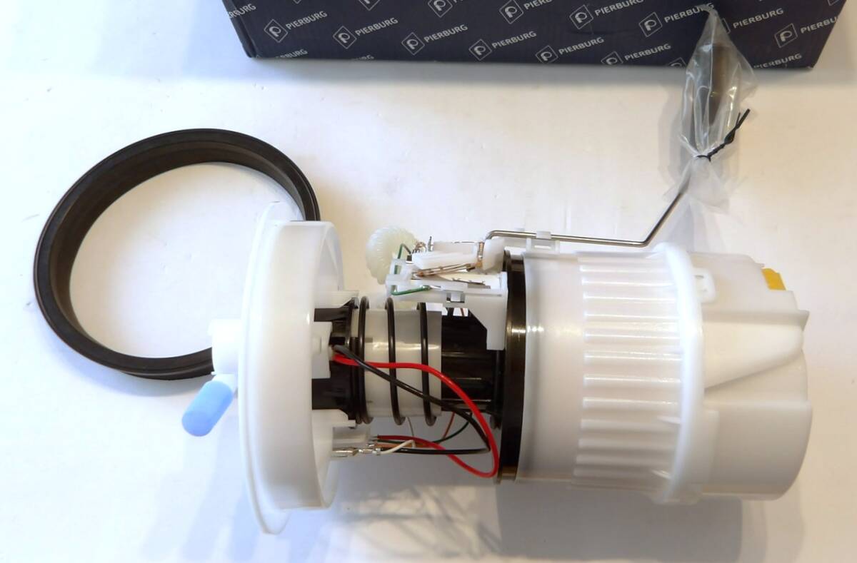 (送料込) ボルボ C30 S40 V50 NON-TURBO 燃料ポンプ ガソリン残量計付【PIERBUG製・純正グレード・新品】ガソリンポンプ拍卖