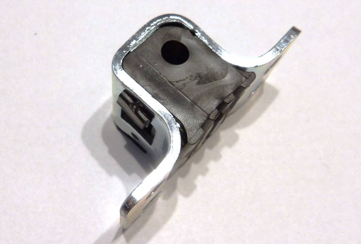 (送料込) メルセデス ベンツ Sクラス W/C126 SLクラス R/W107ドアストライカー・ロッキングアイ ・ドアキャッチ右側ドア前後共通【新品】拍卖