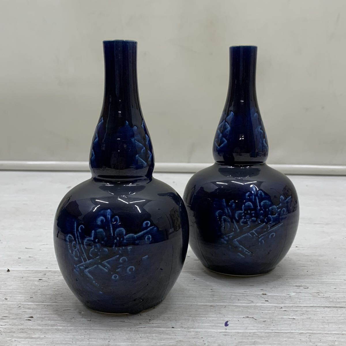 I ☆未使用品☆ 九谷焼 戸出 政志 松竹梅 一輪挿し 2点 セット 花瓶 花入 花器 金彩 青釉 骨董 簡易清掃済み拍卖