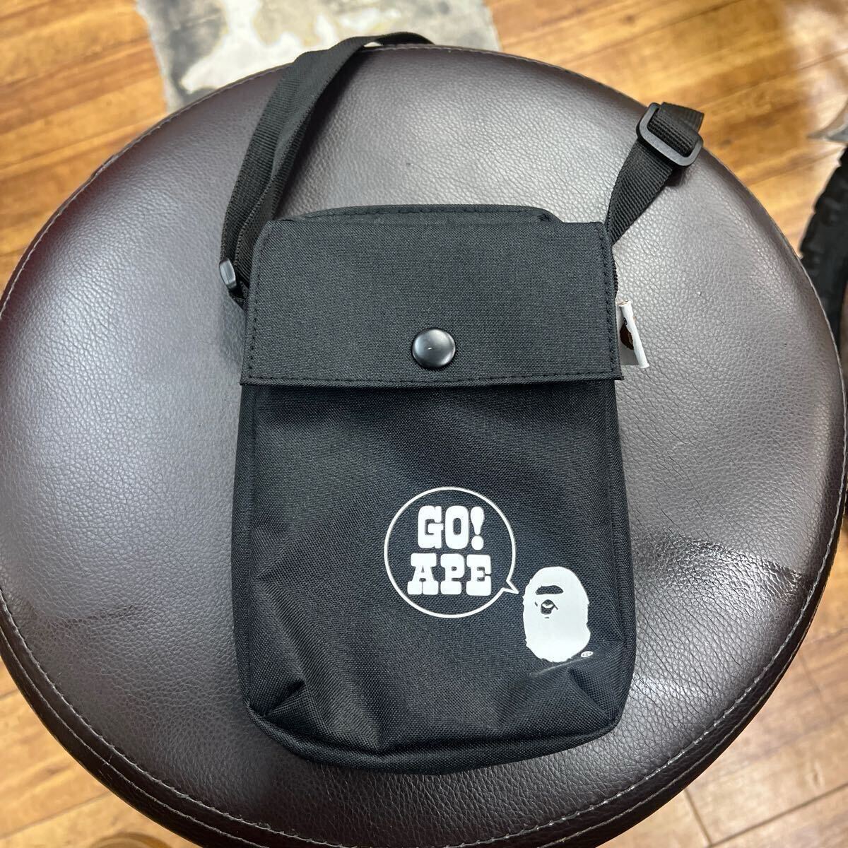 A BATHING APE ナイロン 多機能ポーチ ベイシングエイプ スマホショルダーバッグ 黒 ブラック 隠カモフラ BAPE拍卖