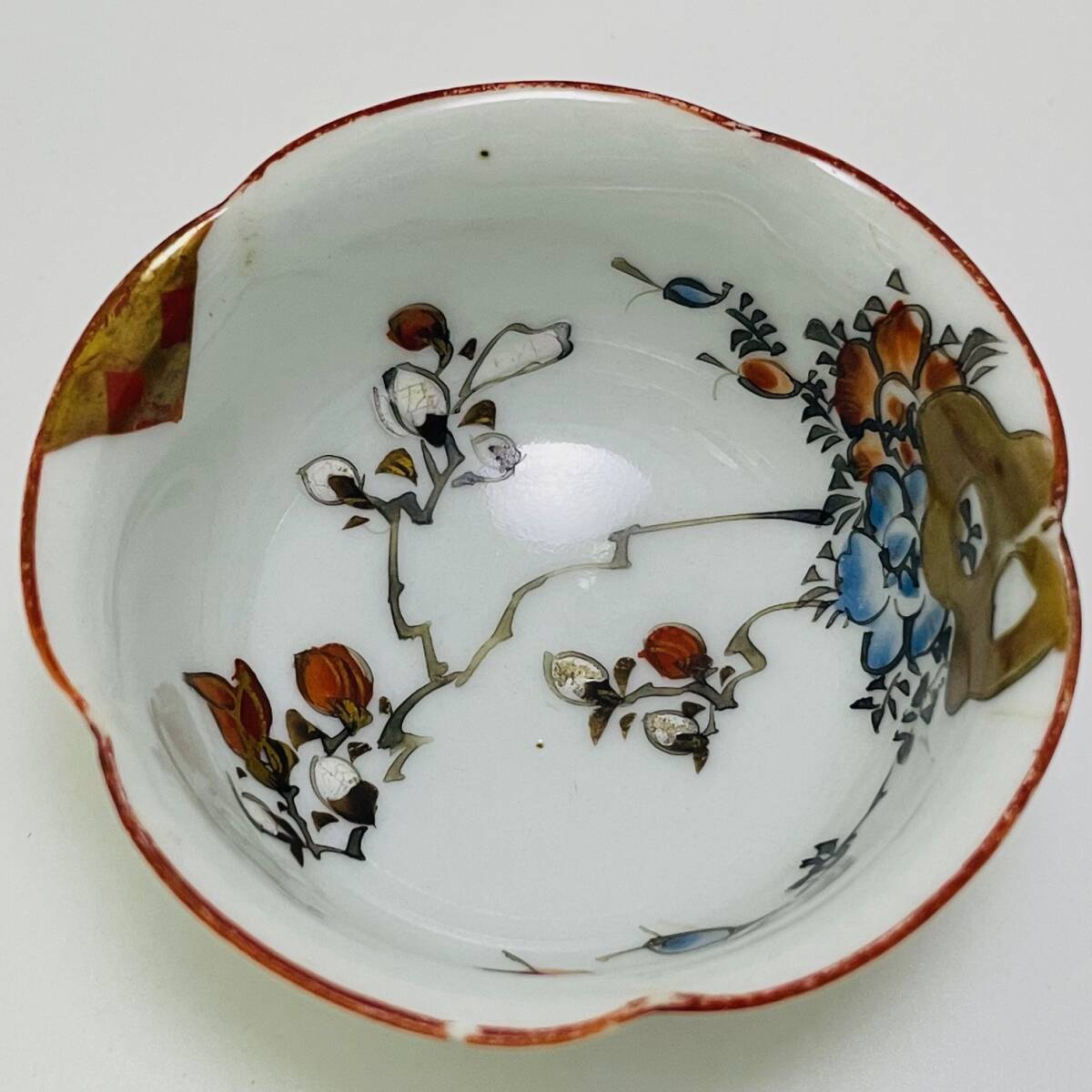 中古品 久谷焼き 古九谷 花形 ぐい呑み 酒盃 酒器 お猪口 アンティーク レトロ 拍卖