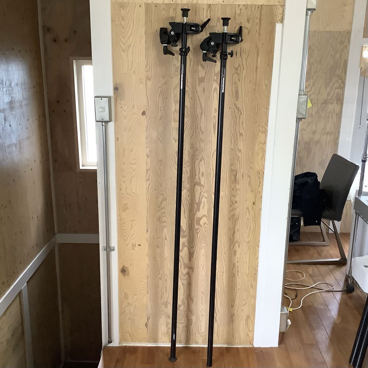 Manfrotto マンフロット ミニポール 170B 2本セット ブラック 175cm-330cm ライトスタンド アクセサリー カメラ周辺機器 中古品拍卖