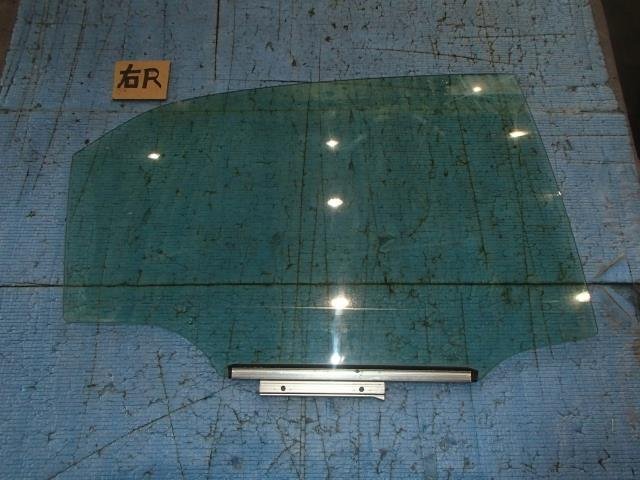 【青森発】中古 クラウン DBA-GRS202 右Rドアガラス 68113-30761 ※状態 車体情報等 説明欄要確認拍卖