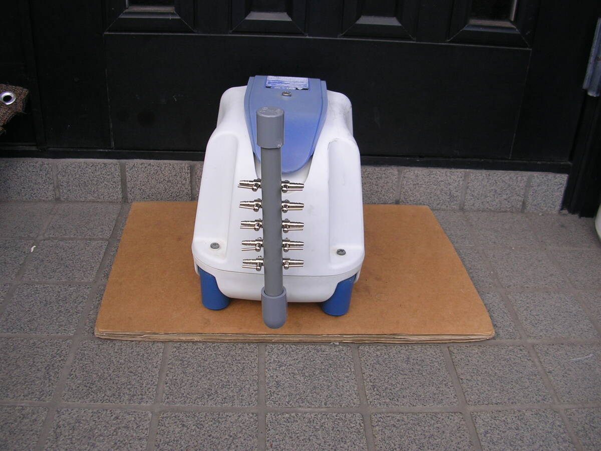 ニッコー(テクノ高槻)FP-80N 10孔分岐管付エアーポンプ 養魚用拍卖