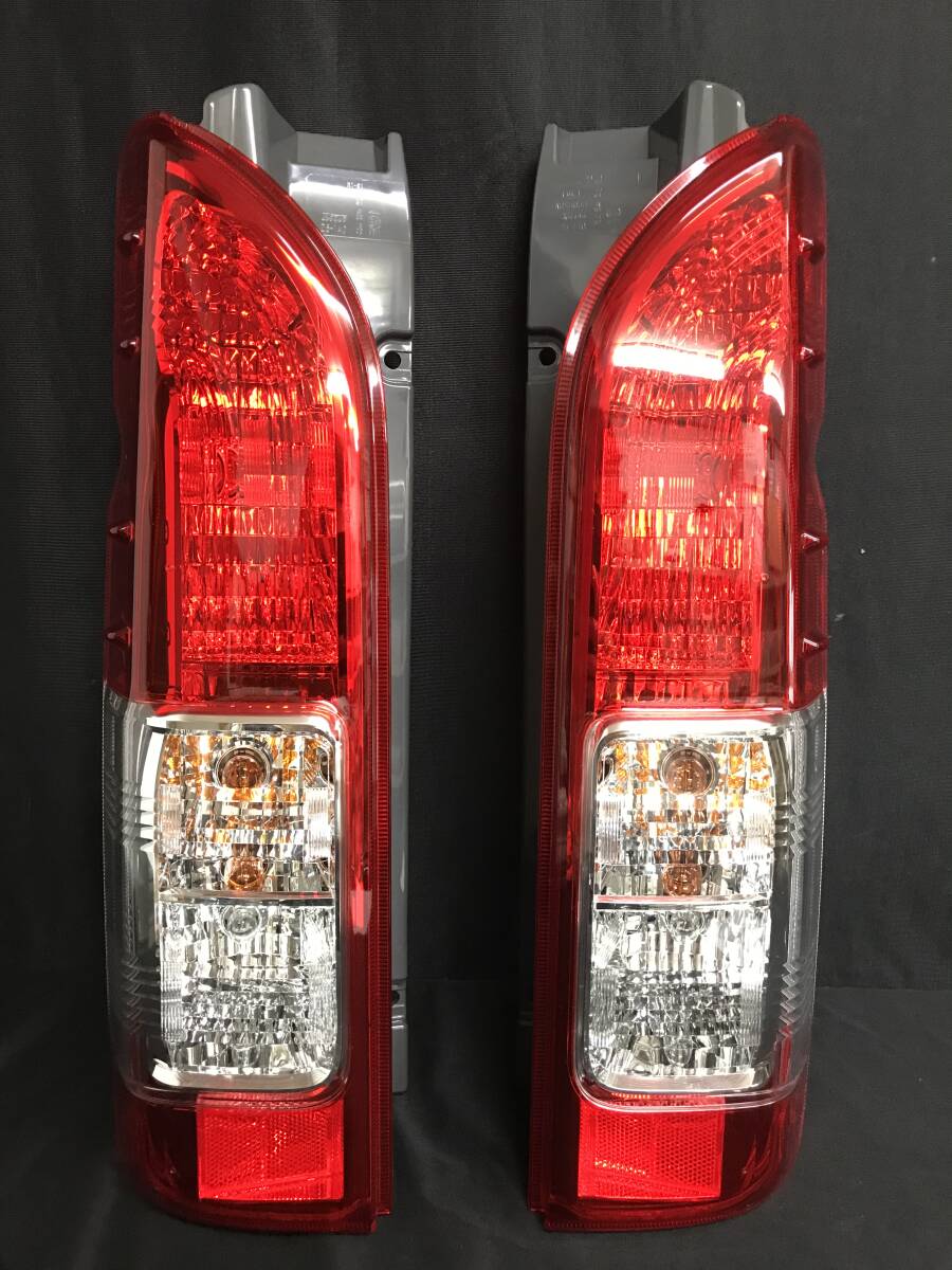 3★動作未確認★TOYOTA★ハイエース★200系?★テールランプ拍卖