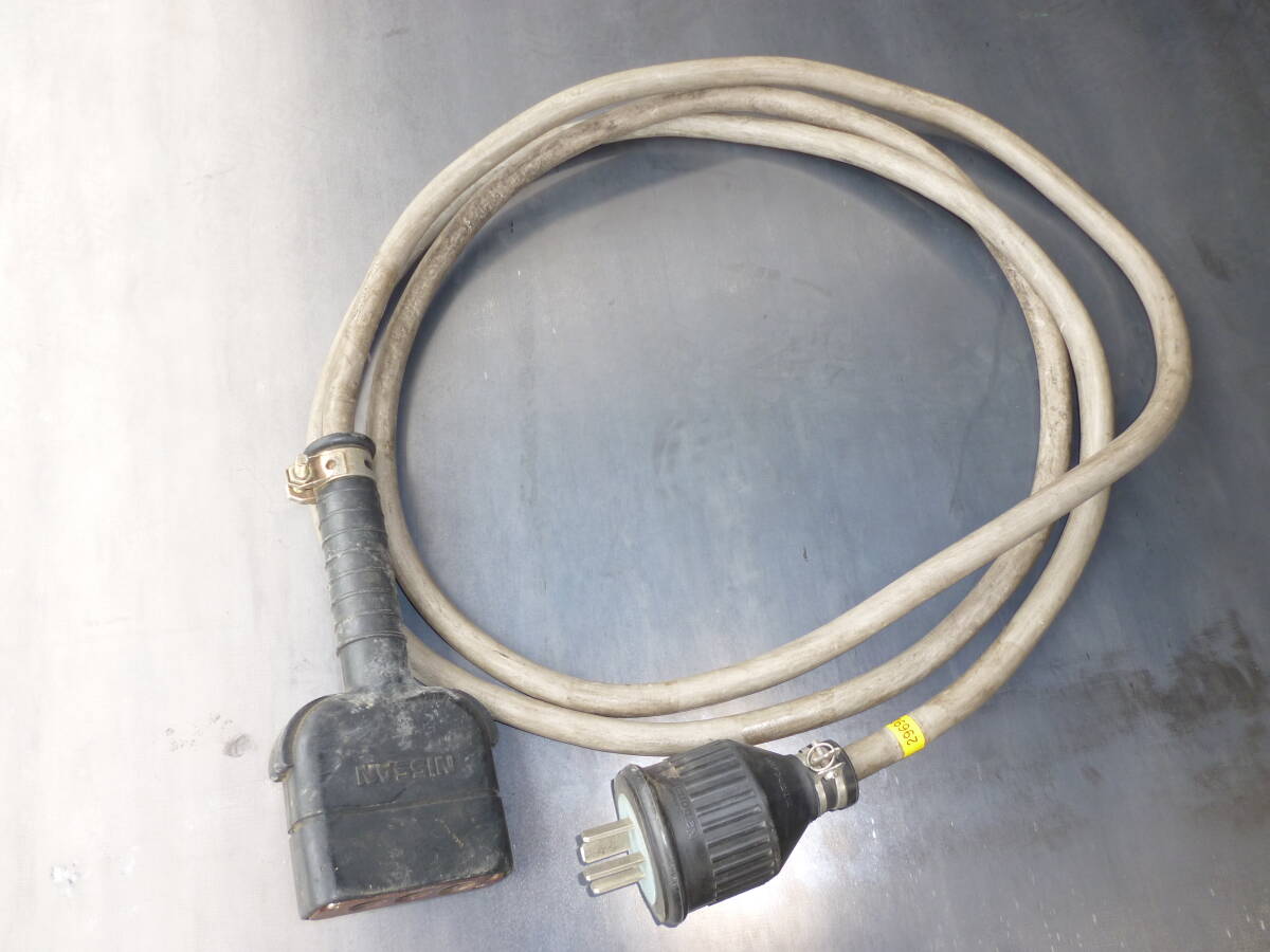 中古. ニッサン 三相200V 長さ 3M 平型安全コネクタ バッテリーフォークリフト リーチ充電ケーブル 充電コード 拍卖