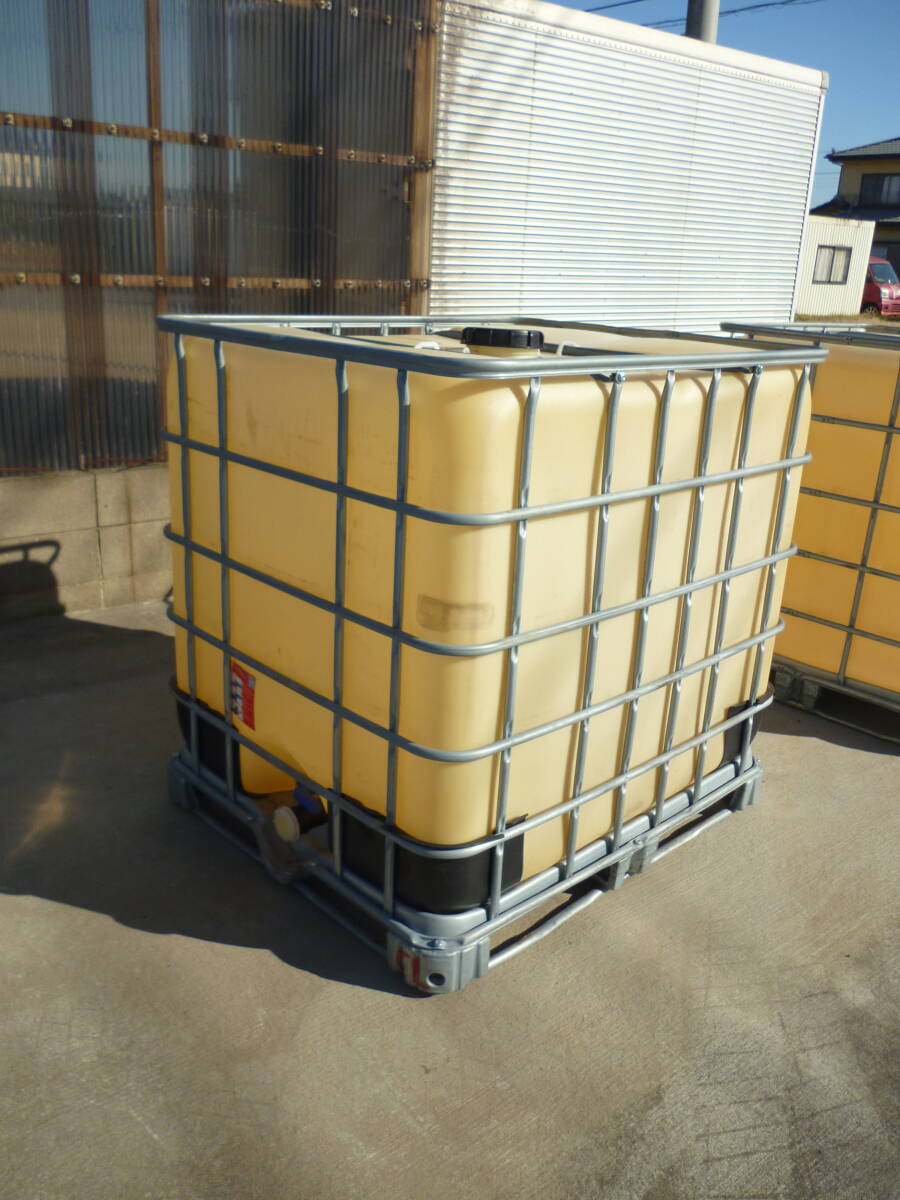 1K タンクローリー?1000リッター.パレットタンク 1K 1パレの値段です燃料で使用していたとのことです拍卖