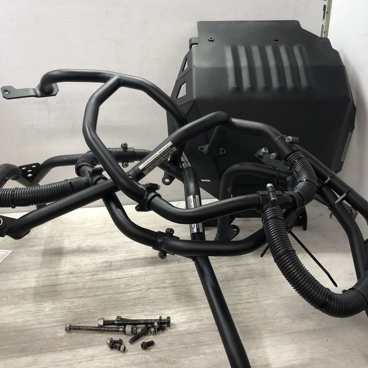 # CRF1000L DCT SD04-120〜 外し OUTBACK エンジンガード拍卖