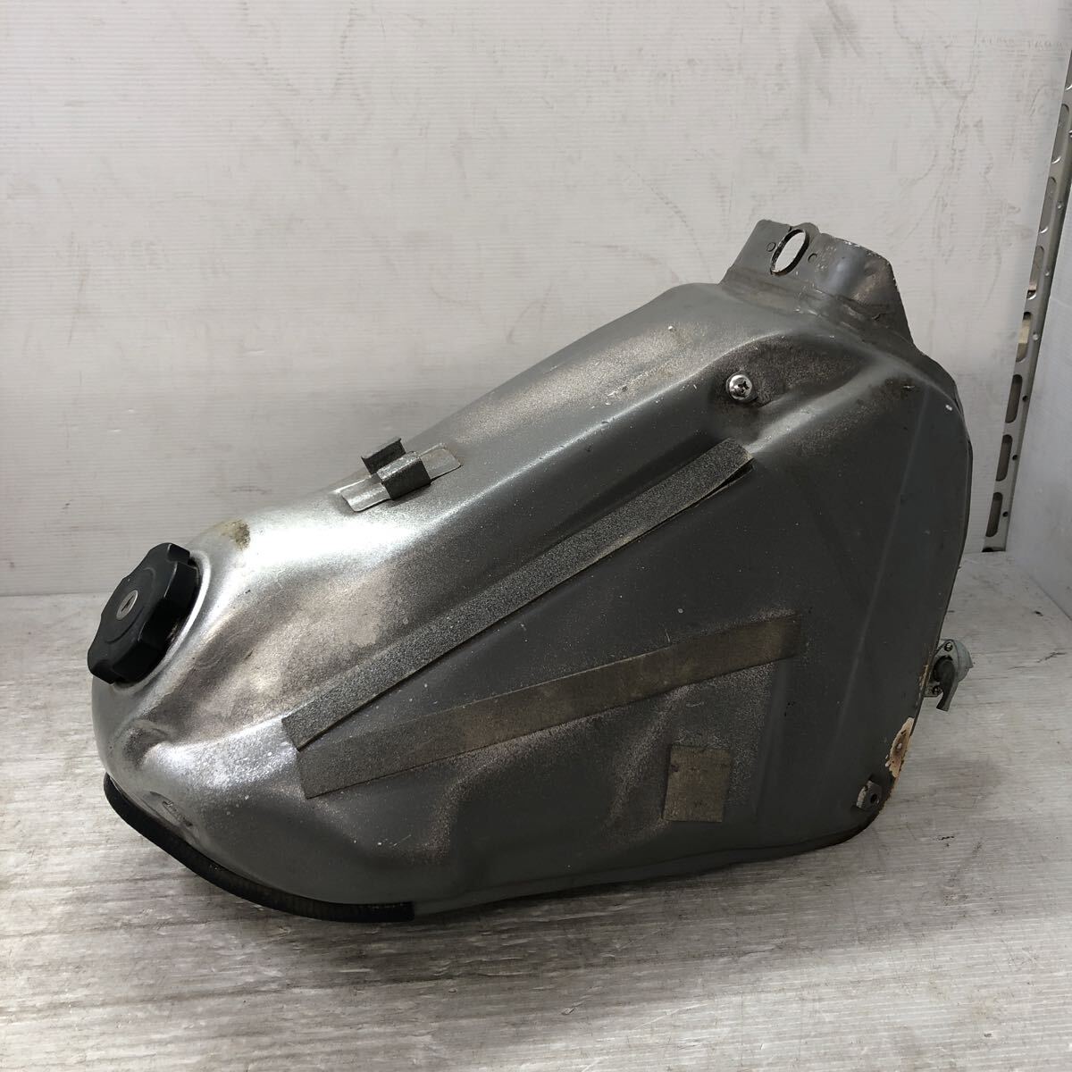 ◎DT200WR 3XP-001〜 外し タンク ジャンク品拍卖