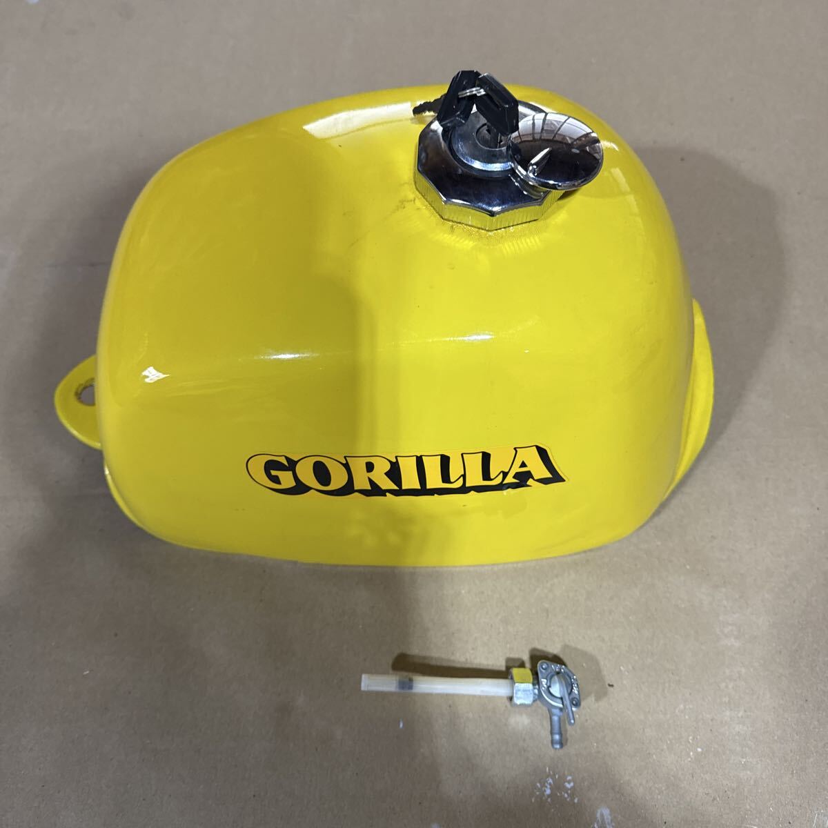送料込 純正ゴリラGORILLA タンク キャップ、燃料コック付き拍卖