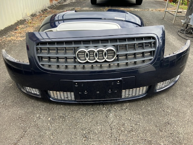 【希少!】アウディ TT ロードスター純正★フロントバンパー★8N★8NAPXF★8NAUQ★紺色★1706055拍卖